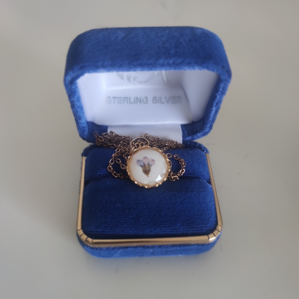 Elegant Gold Toned, Real Flower Necklace